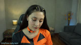 kellytesh about 5 minutes into her 8 Oct show