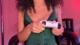 Kiki_hammyy about 13 minutes into her 23 Oct show
