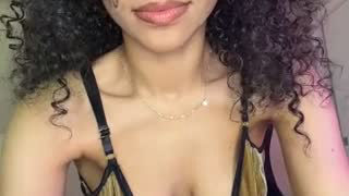Kiki_hammyy about 11 minutes into her 30 Oct show
