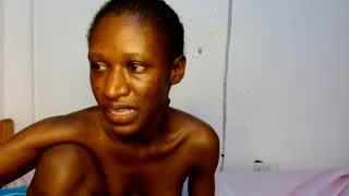 kimberly_chloe about 5 minutes into her 26 Oct show