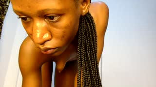 kimberly_chloe about 10 minutes into her 26 Oct show