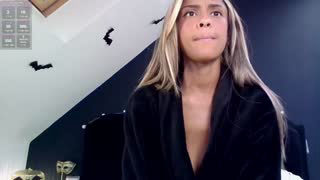 kimihoney_ about 4 minutes into her 23 Oct show