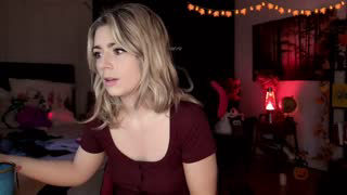 kimilee22 about 1 minute into her 14 Oct show
