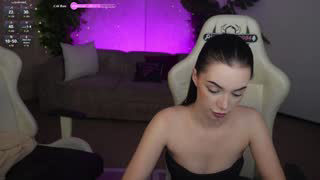 kira0541 about 2 minutes into her 13 Oct show