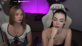 kira0541 about 11 minutes into her 13 Oct show