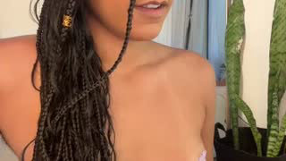 kushg_rl about 2 minutes into her 23 Oct show