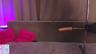 lana_lee_ about 7 minutes into her 22 Oct show