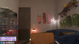 lindabluee about 2 minutes into her 7 Oct show