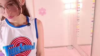 little_effy18_ about 2 minutes into her 22 Oct show