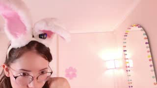 little_effy18_ about 2 minutes into her 22 Oct show