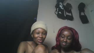 lovers_oncam about 7 minutes into their 31 Oct show