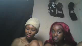 lovers_oncam about 3 minutes into their 31 Oct show