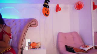 luciana_roa about 2 minutes into her 24 Oct show