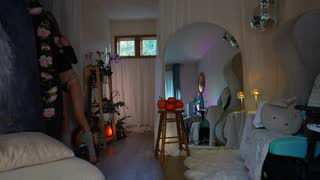 lucy_gooosey about 3 minutes into her 16 Oct show
