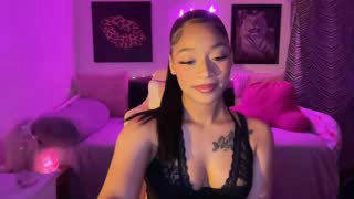 lunaa_11 about 1 minute into her 30 Oct show