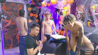 masters_sexx about 107 minutes into his 24 Oct show