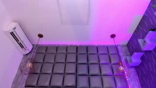 megan_woll about 19 minutes into her 21 Oct show