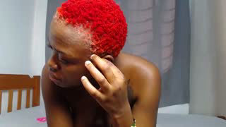 Melaningirly about 5 minutes into their 24 Oct show