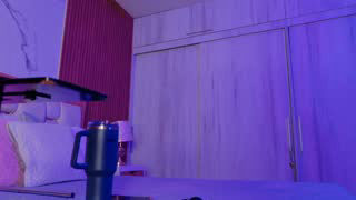 mia_hank about 19 minutes into her 25 Oct show