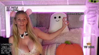 miamilfs about 5 minutes into her 14 Oct show
