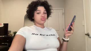 modernbettyboop about 8 minutes into her 26 Oct show