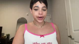 modernbettyboop about 7 minutes into her 28 Oct show