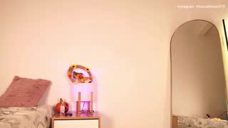 monicaflower about 73 minutes into her 27 Oct show