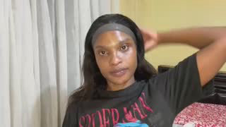 NiaLong21_ about 5 minutes into her 22 Oct show