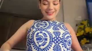 NicoleCut about 10 minutes into her 24 Oct show