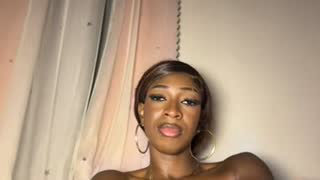 Nina_Velveta about 5 minutes into her 23 Oct show