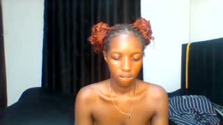norababy20 about 1 minute into her 25 Oct show