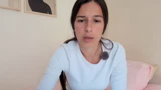 ohanna_ about 11 minutes into her 7 Oct show