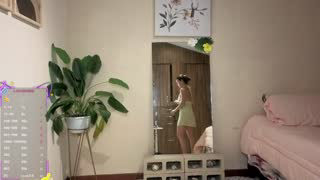 ohanna_ about 1 minute into her 14 Oct show