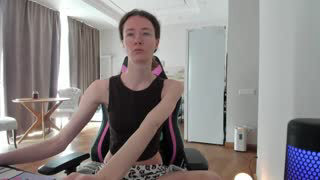 oksanafedorova about 2 minutes into her 6 Oct show