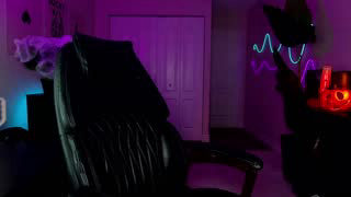 oliviaowens about 2 minutes into her 8 Oct show