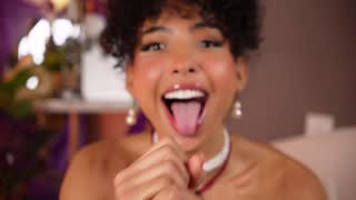 oshun_25 about 24 minutes into her 24 Oct show