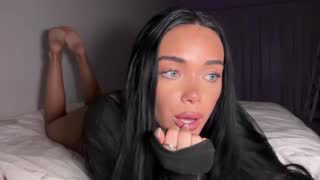 paigemckinnon about 9 minutes into her 21 Oct show