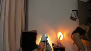 paris_angelx about 1 minute into her 18 Oct show