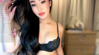 pinaycandice about 2 minutes into her 24 Oct show