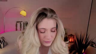pinkadele about 41 minutes into her 22 Oct show