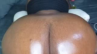Prettyafricana about 5 minutes into her 24 Oct show