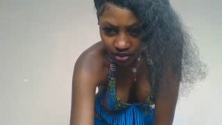 Prettylynee about 4 minutes into her 14 Oct show