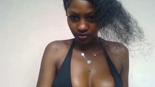 Prettylynee about 16 minutes into her 14 Oct show