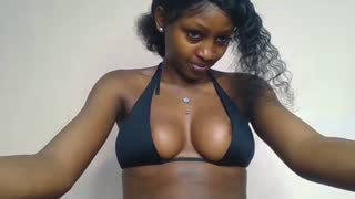Prettylynee about 8 minutes into her 15 Oct show