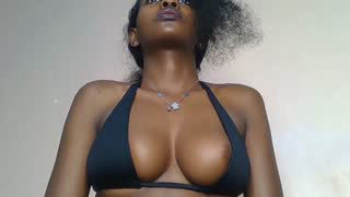 Prettylynee about 9 minutes into her 15 Oct show