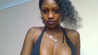 Prettylynee about 4 minutes into her 15 Oct show
