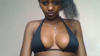 Prettylynee about 2 minutes into her 15 Oct show