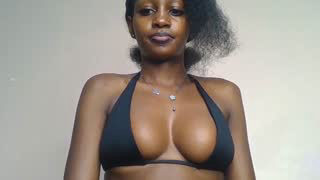 Prettylynee about 8 minutes into her 15 Oct show