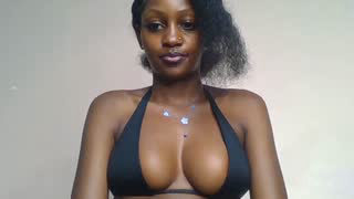 Prettylynee about 10 minutes into her 15 Oct show
