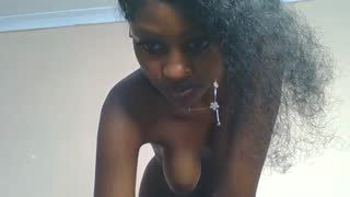 Prettylynee about 1 minute into her 15 Oct show
